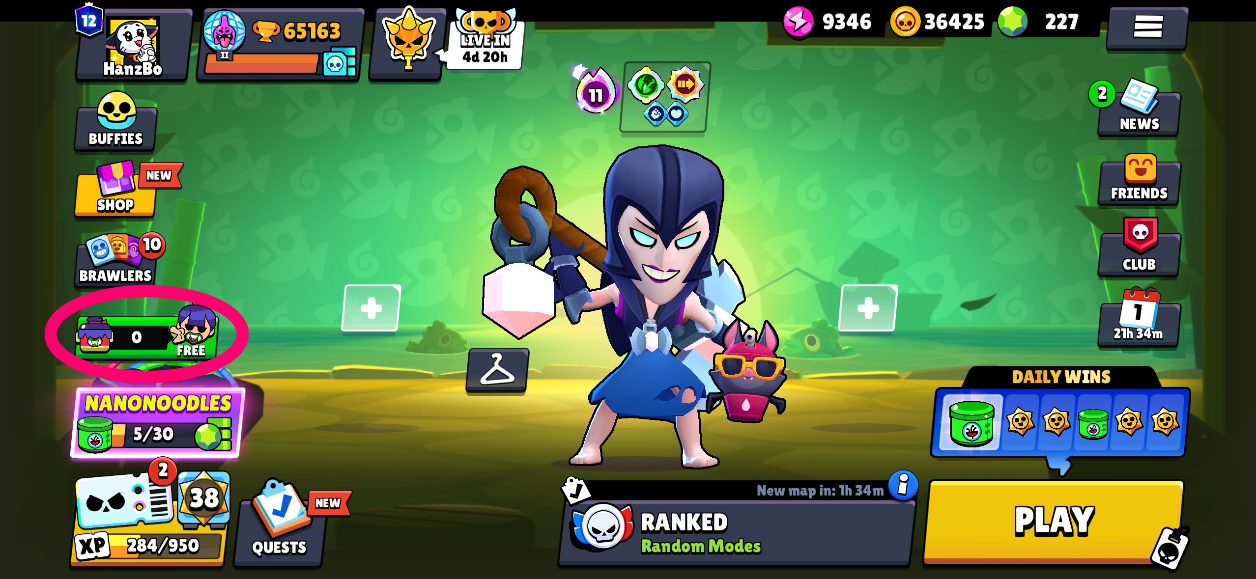 Brawl Stars main menu with the Starr Road button circled